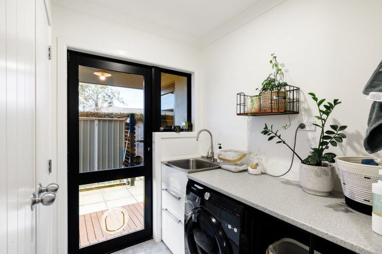 Photo of property in 8 Shalimar Place, Huntington, Hamilton, 3210