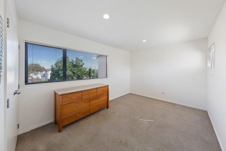 Photo of property in 9 Spalding Rise, Golflands, Auckland, 2013