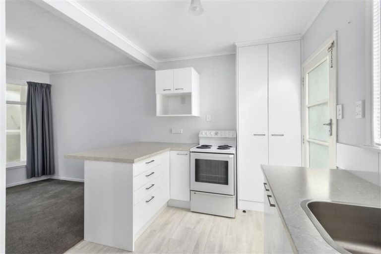 Photo of property in 71a Commercial Road, Helensville, 0800