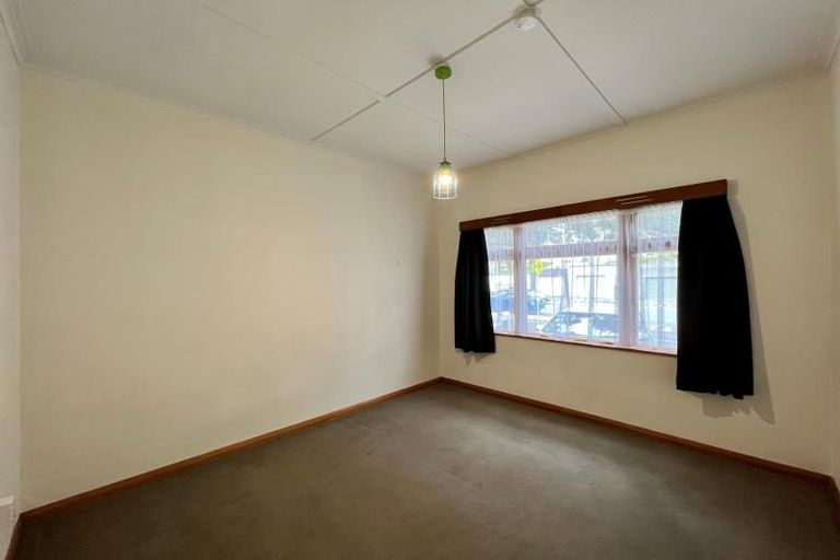 Photo of property in 82 The Parade, Island Bay, Wellington, 6023