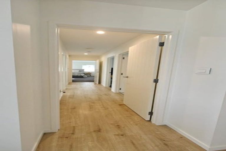 Photo of property in 7 Kingfisher Road, Silverdale, 0932