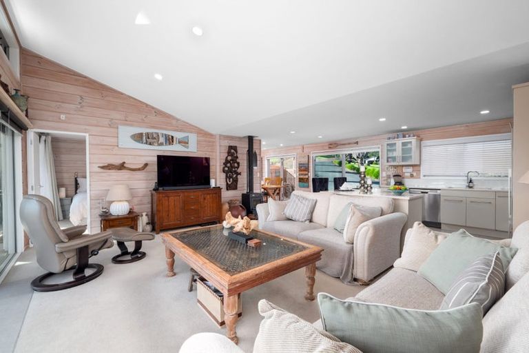 Photo of property in 16 Te Akau Drive, Russell, 0272