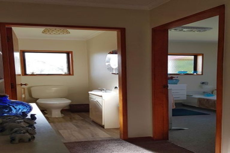 Photo of property in 28 Pohutukawa Drive, Athenree, Katikati, 3177