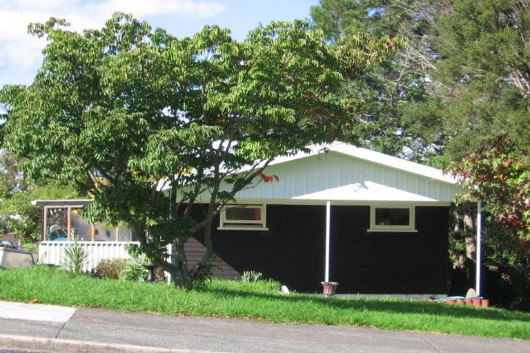 Photo of property in 241 Glengarry Road, Glen Eden, Auckland, 0602
