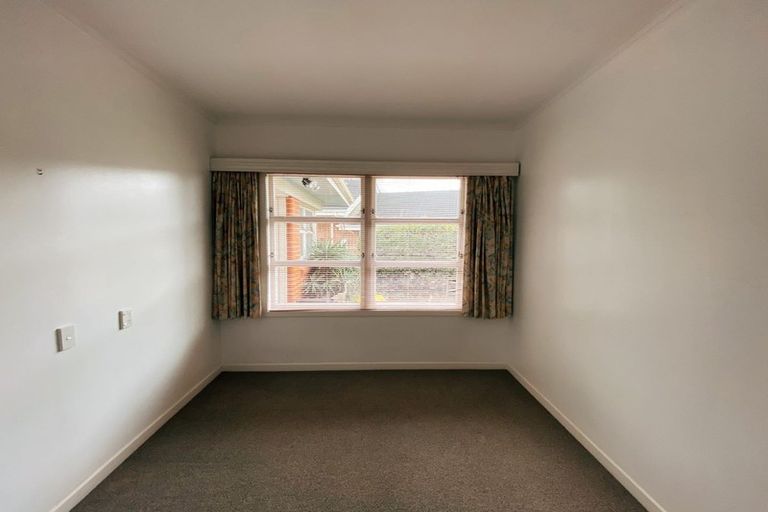 Photo of property in 37 Hillcrest Road, Hillcrest, Hamilton, 3216