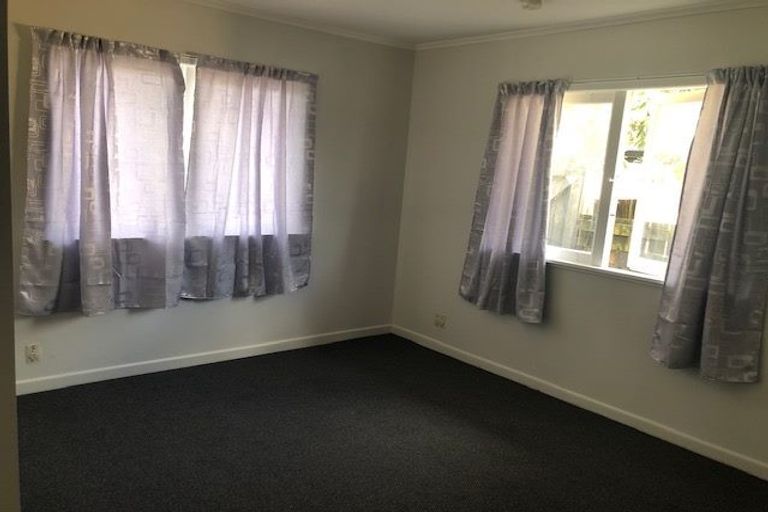 Photo of property in 20 Saint Leonards Road, Kelston, Auckland, 0602