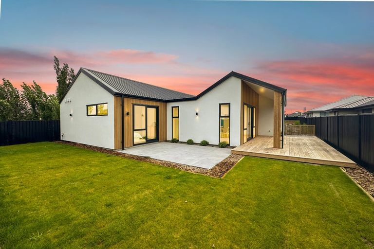 Photo of property in 16 Elsie Lange Way, Casebrook, Christchurch, 8051