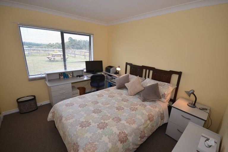 Photo of property in 33 Belk Road South, Omanawa, 3173