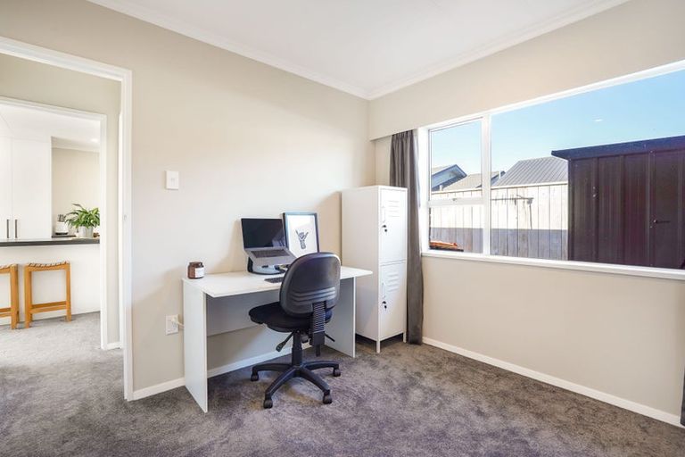 Photo of property in 12c Colombo Street, Hokowhitu, Palmerston North, 4410