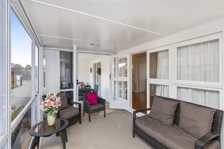 Photo of property in 17 Newbridge Place, Ilam, Christchurch, 8041