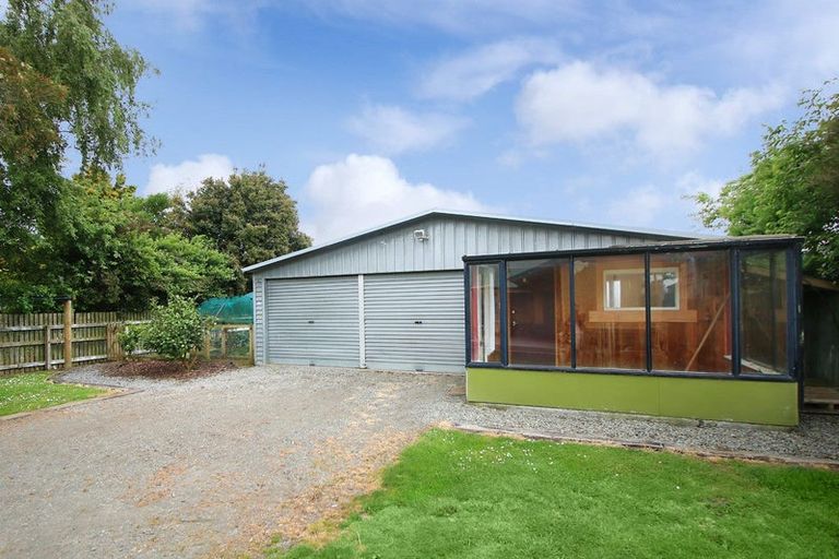 Photo of property in 17 Kingswood Street, Takaro, Palmerston North, 4412