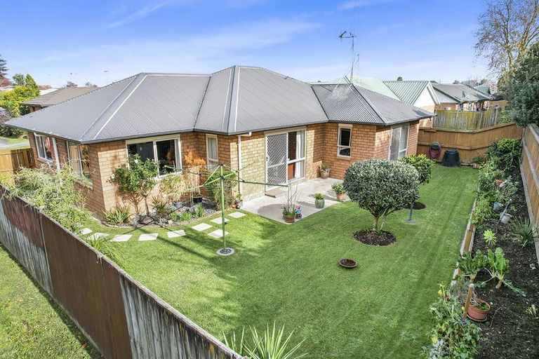 Photo of property in 8 Ashgrove Court, Hamilton East, Hamilton, 3216