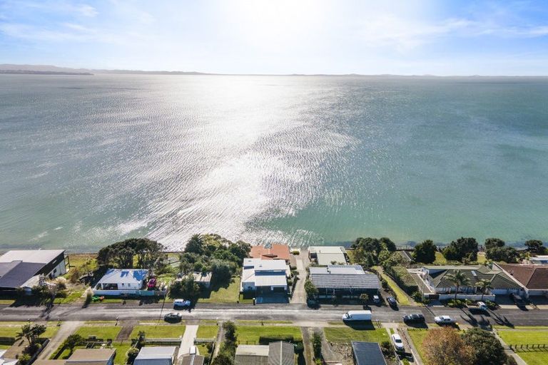 Photo of property in 16 Crispe Road, Clarks Beach, 2122