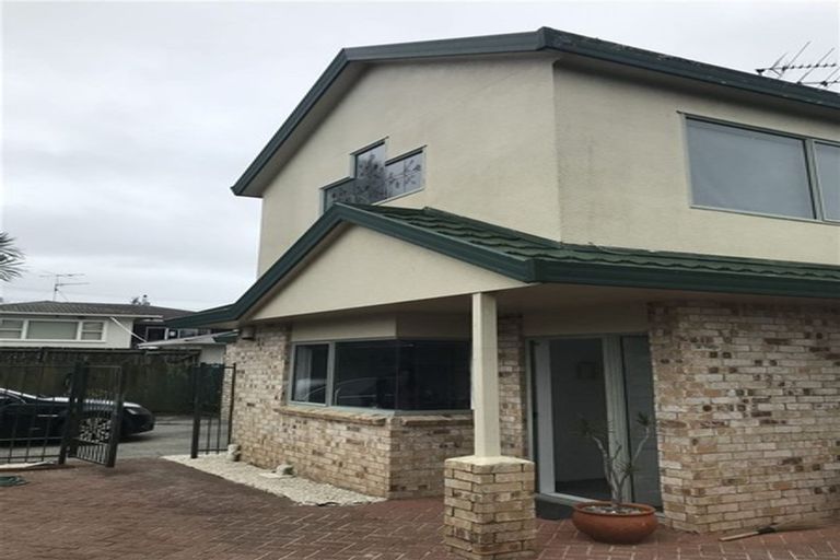 Photo of property in 2 Miles Avenue, Papatoetoe, Auckland, 2025