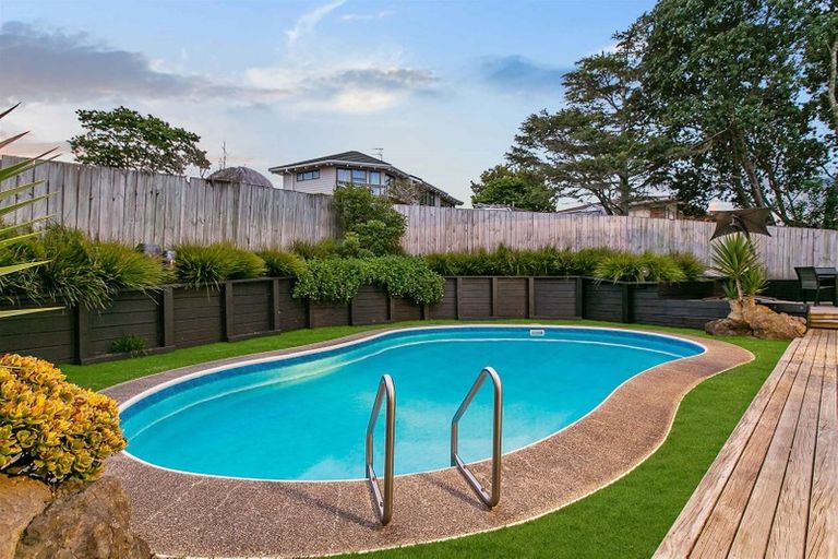 Photo of property in 1/40 Becroft Drive, Forrest Hill, Auckland, 0620