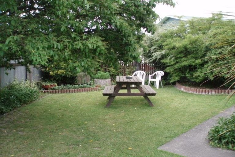 Photo of property in 2/12 Cornwall Place, Stoke, Nelson, 7011