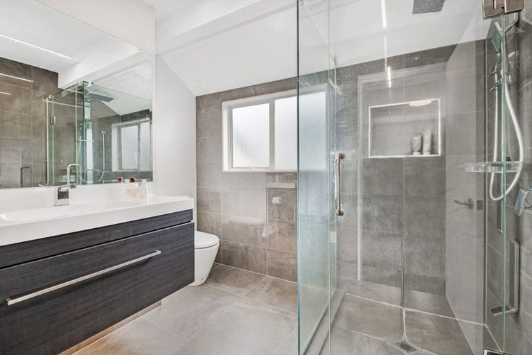 Photo of property in 2/37 Nile Road, Milford, Auckland, 0620