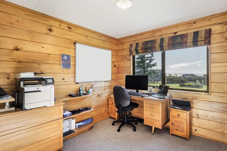 Photo of property in 17 Parerohi Grove, Kuratau, Turangi, 3381