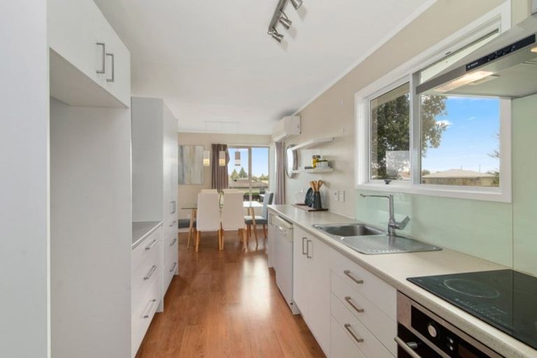 Photo of property in 8 Browning Crescent, Owhata, Rotorua, 3010