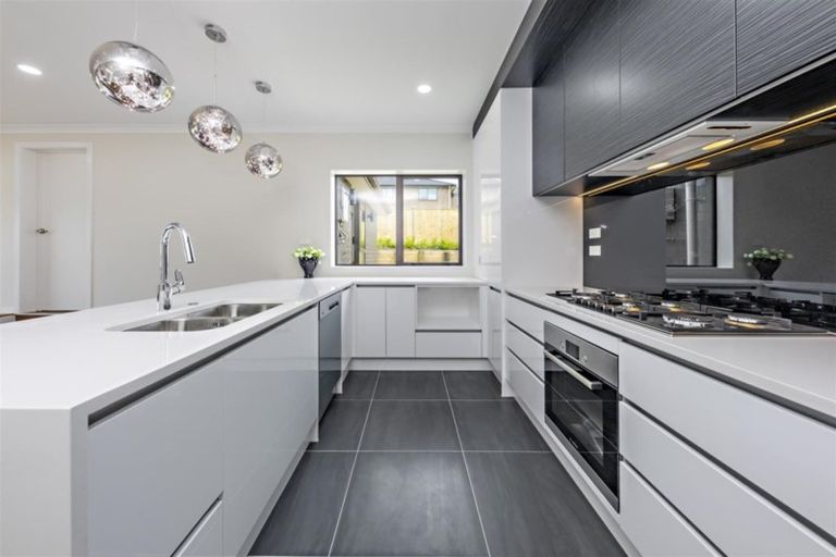 Photo of property in 291 Flat Bush School Road, Flat Bush, Auckland, 2019