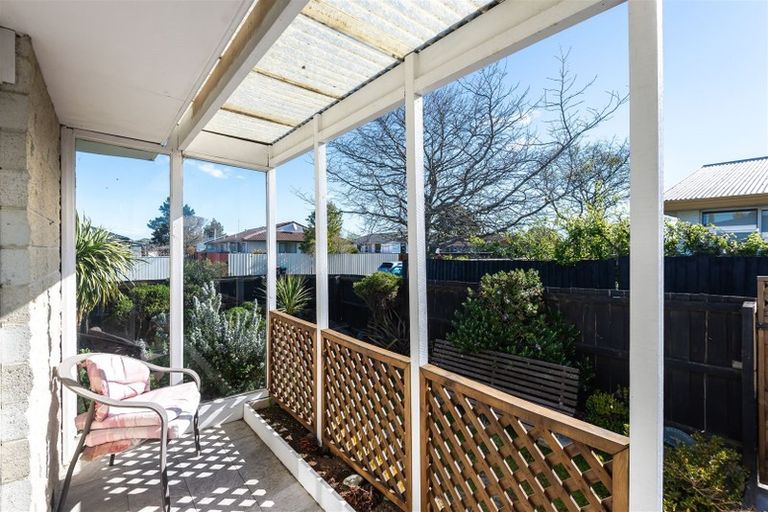 Photo of property in 8a Tamarisk Place, Parklands, Christchurch, 8083