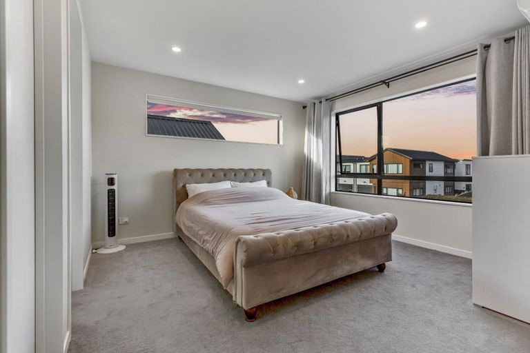 Photo of property in 24 Lumbarda Drive, Kumeu, 0810