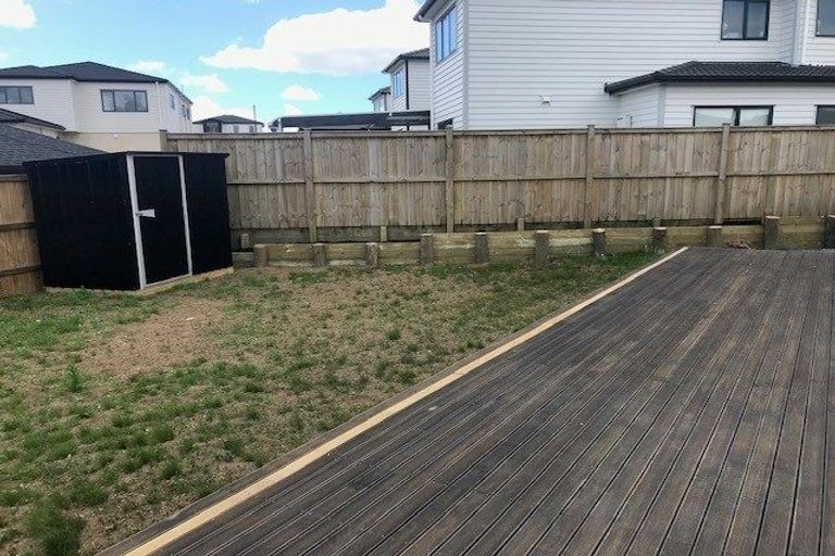 Photo of property in 74 Twin Parks Rise, Papakura, 2110