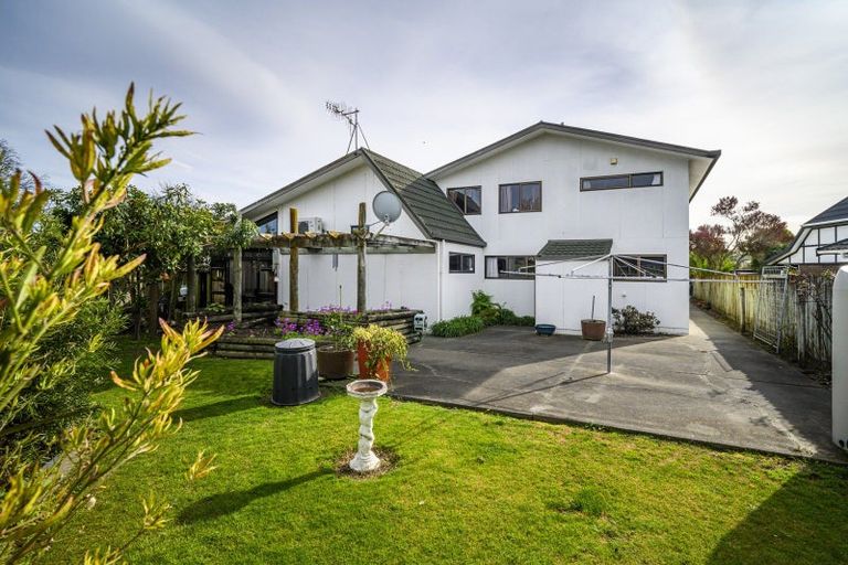 Photo of property in 17 Donegal Crescent, Tamatea, Napier, 4112