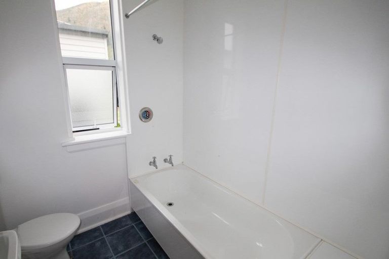 Photo of property in 3 Wynyard Street, Kurow, 9435