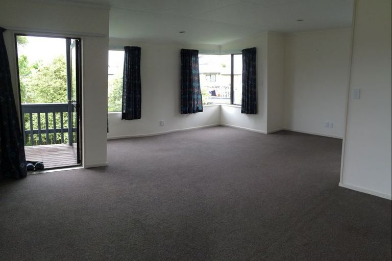Photo of property in 20 Dungarvon Place, Clendon Park, Auckland, 2103