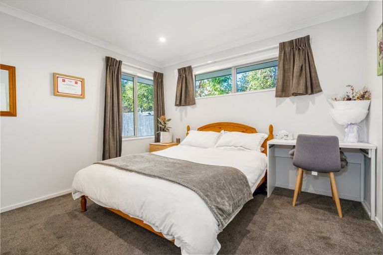 Photo of property in 16 Flaxgrove Place, Parklands, Christchurch, 8083