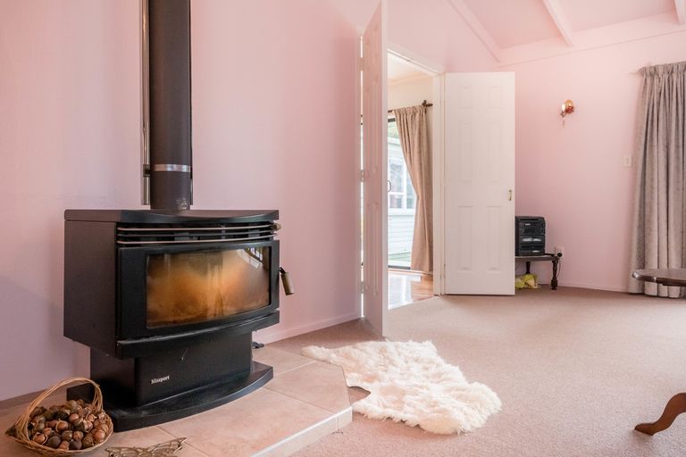 Photo of property in 58 Sunnyvale Road, Massey, Auckland, 0614