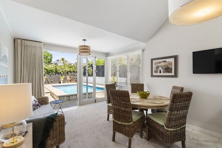 Photo of property in 6/74 Kitchener Road, Milford, Auckland, 0620