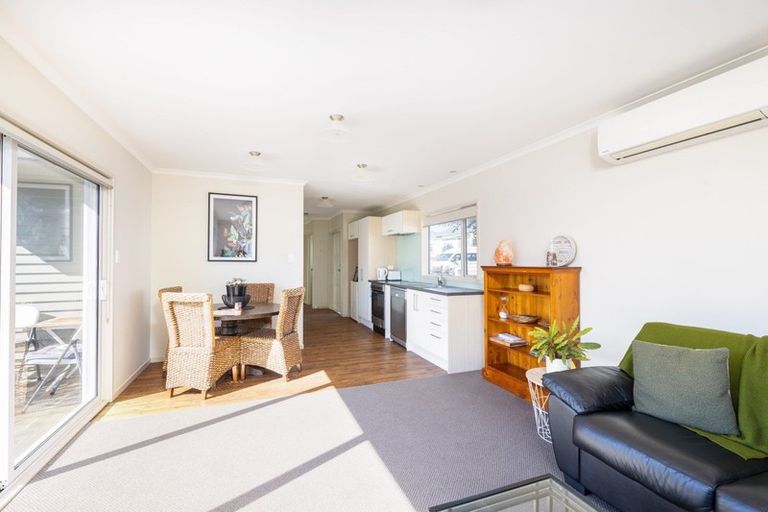 Photo of property in 44 Belt Road, Moturoa, New Plymouth, 4310