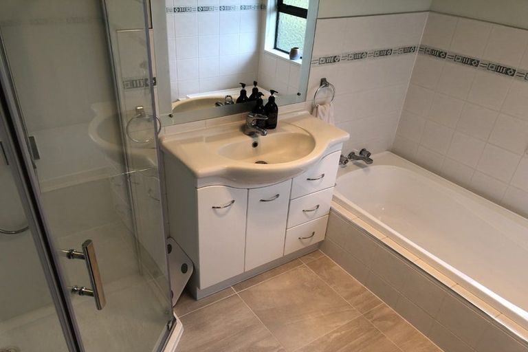 Photo of property in 1/177 Onewa Road, Birkenhead, Auckland, 0626