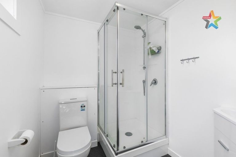 Photo of property in 9 Cedar Street, Maungaraki, Lower Hutt, 5010