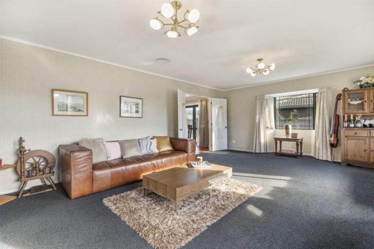 Photo of property in 3 Glenross Drive, Wattle Downs, Auckland, 2103