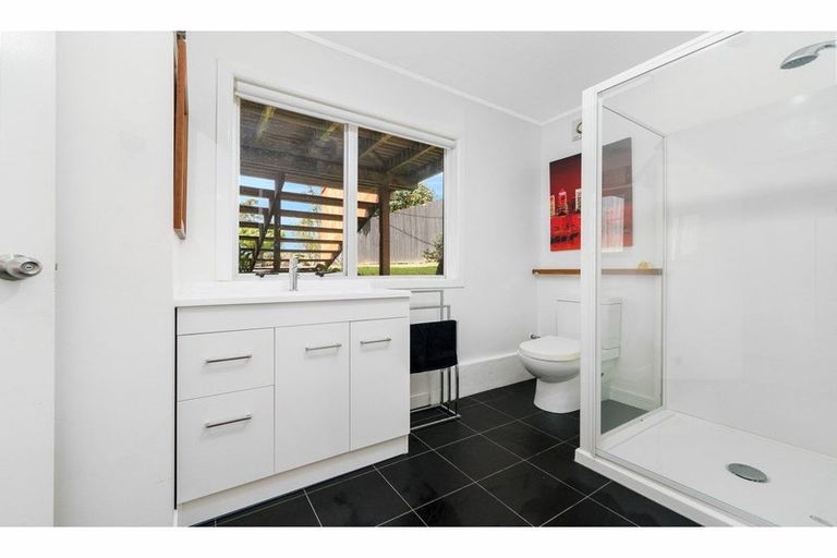 Photo of property in 673 Huia Road, Parau, Auckland, 0604