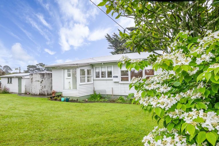 Photo of property in 58 Sunnyvale Road, Massey, Auckland, 0614