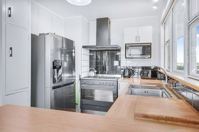 Photo of property in 107 Tuhikaramea Road, Dinsdale, Hamilton, 3204