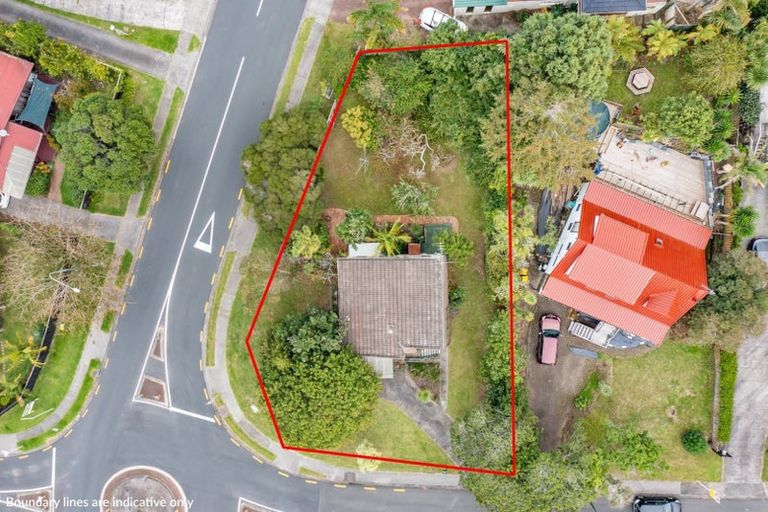 Photo of property in 2 Lingham Crescent, Torbay, Auckland, 0630