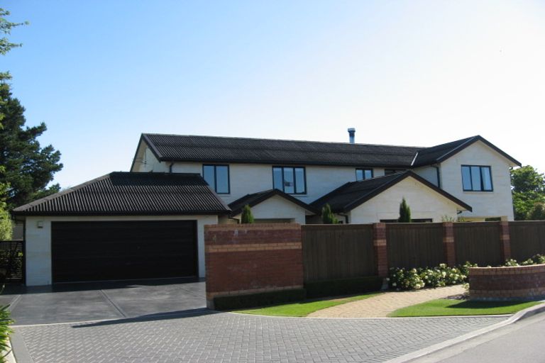 Photo of property in 4 Stableford Green, Burnside, Christchurch, 8053