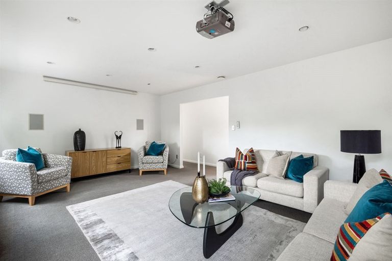 Photo of property in 27 Aorangi Place, Birkenhead, Auckland, 0626