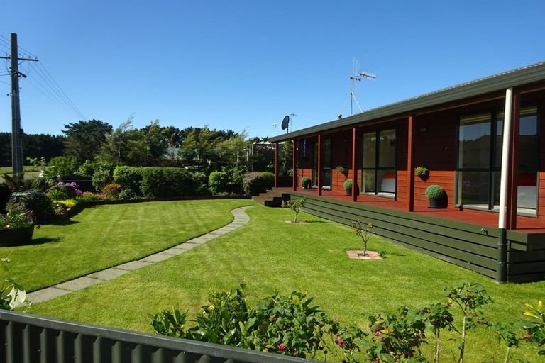Photo of property in 11 Te Awa Street, Foxton Beach, Foxton, 4815