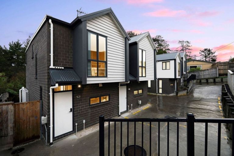 Photo of property in 60d Seymour Road, Sunnyvale, Auckland, 0612