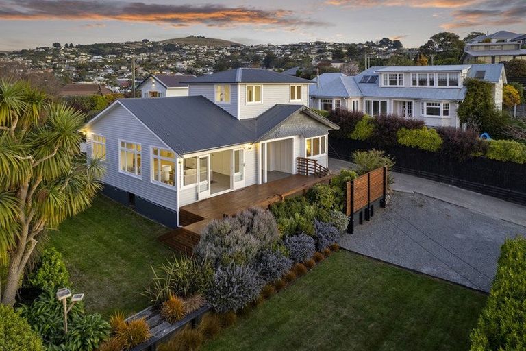 Photo of property in 87 Saint Andrews Hill Road, Mount Pleasant, Christchurch, 8081