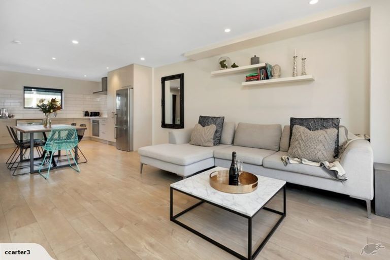 Photo of property in 47 Carder Court, Hobsonville, Auckland, 0618