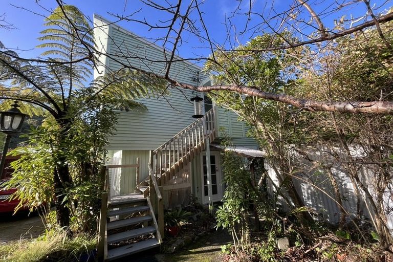 Photo of property in 40 Silverstream Road, Crofton Downs, Wellington, 6035