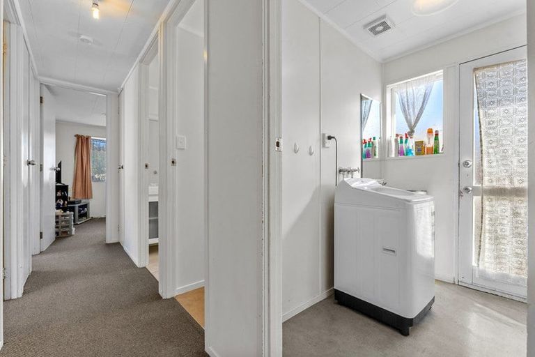 Photo of property in 144 Mahia Road, Wattle Downs, Auckland, 2103