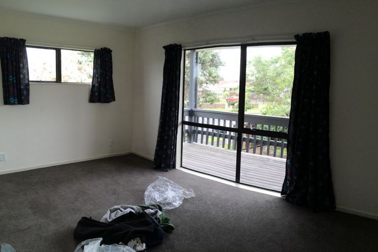 Photo of property in 20 Dungarvon Place, Clendon Park, Auckland, 2103